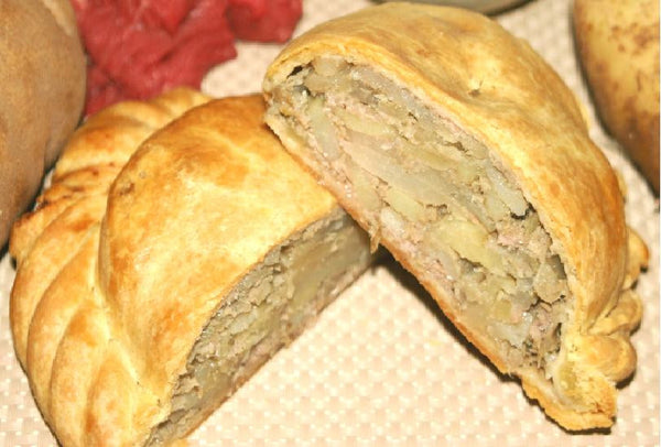 A Large Traditional Pasty 15oz – The Pasty Oven